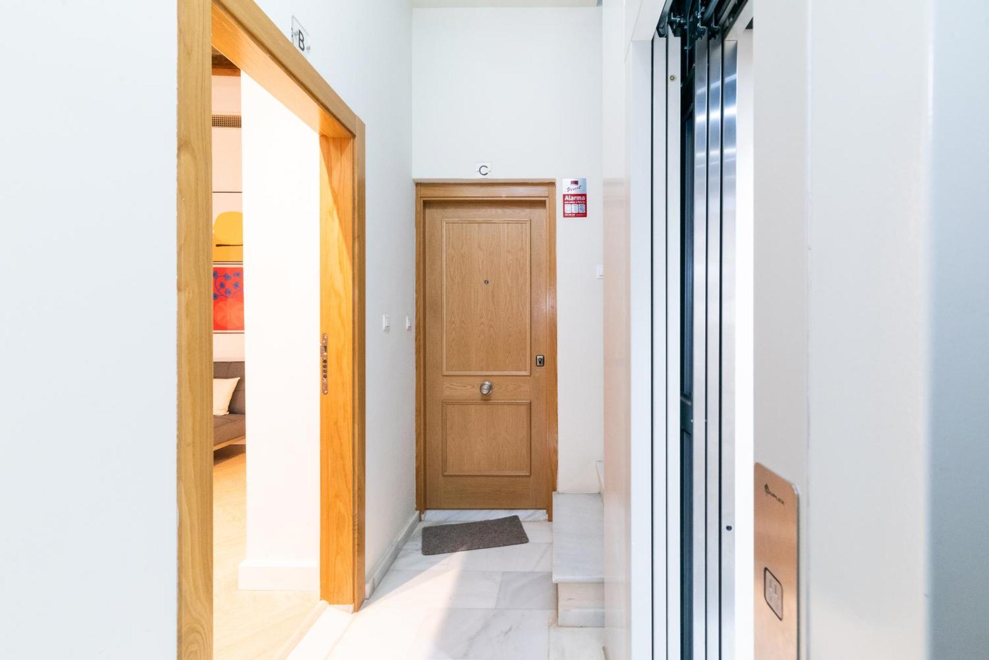 Апартаменты Urban Gracia Deluxe Centro Ciudad Гранада Экстерьер фото